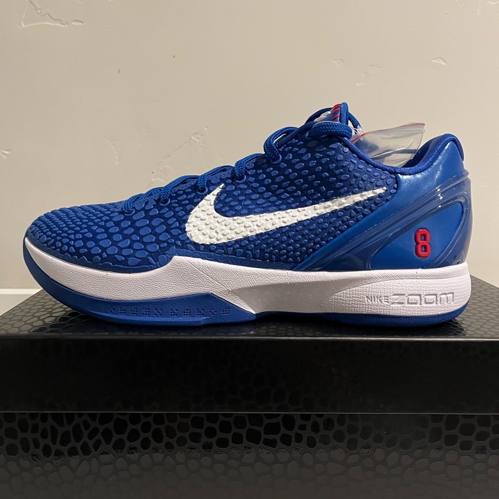 Nike Zoom Blue and White Sneakers